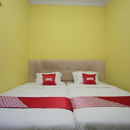 Oyo 2486 Bahana Guest House Manado Exterior photo