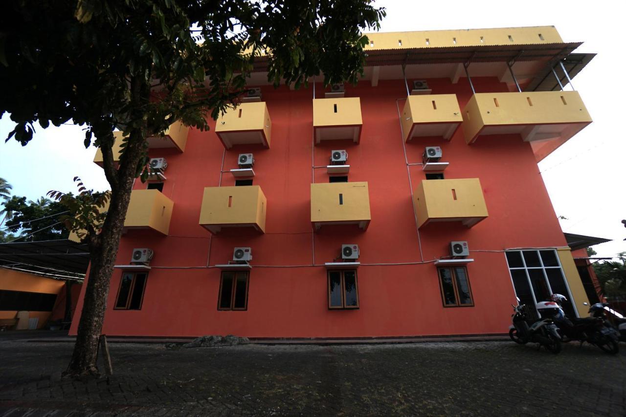 Oyo 2486 Bahana Guest House Manado Exterior photo