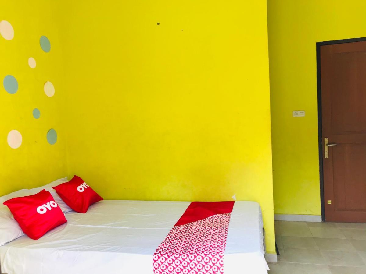 Oyo 2486 Bahana Guest House Manado Exterior photo
