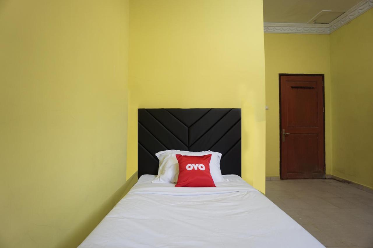 Oyo 2486 Bahana Guest House Manado Exterior photo
