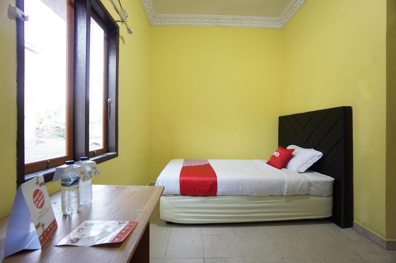 Oyo 2486 Bahana Guest House Manado Exterior photo